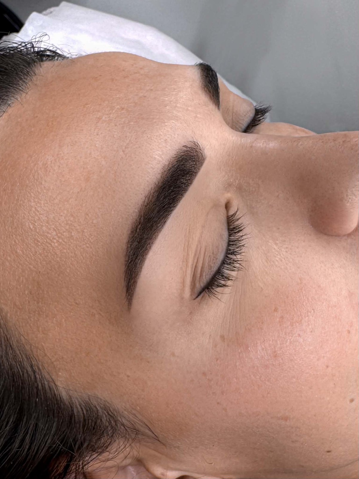 Permanent make-up bryn resultat — definert form og naturlig farge, AK Beauty i Haugesund
